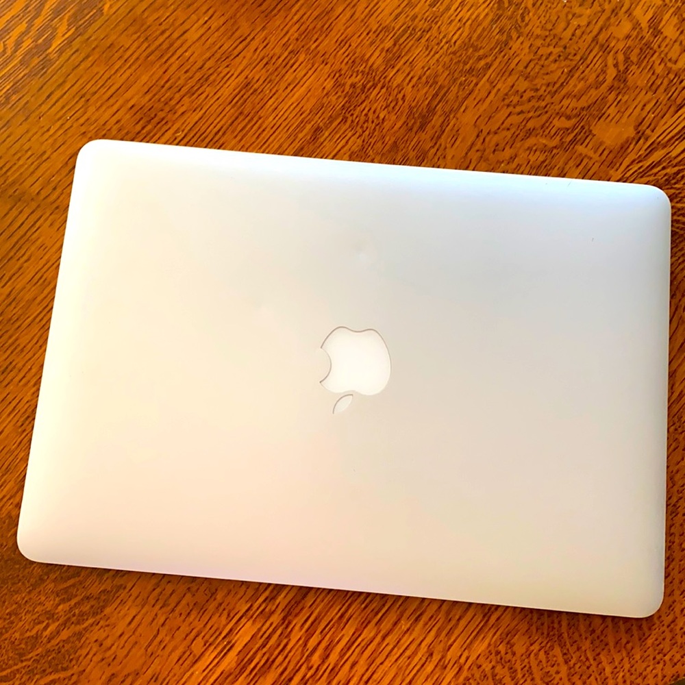13’’ MacBook Air with charger